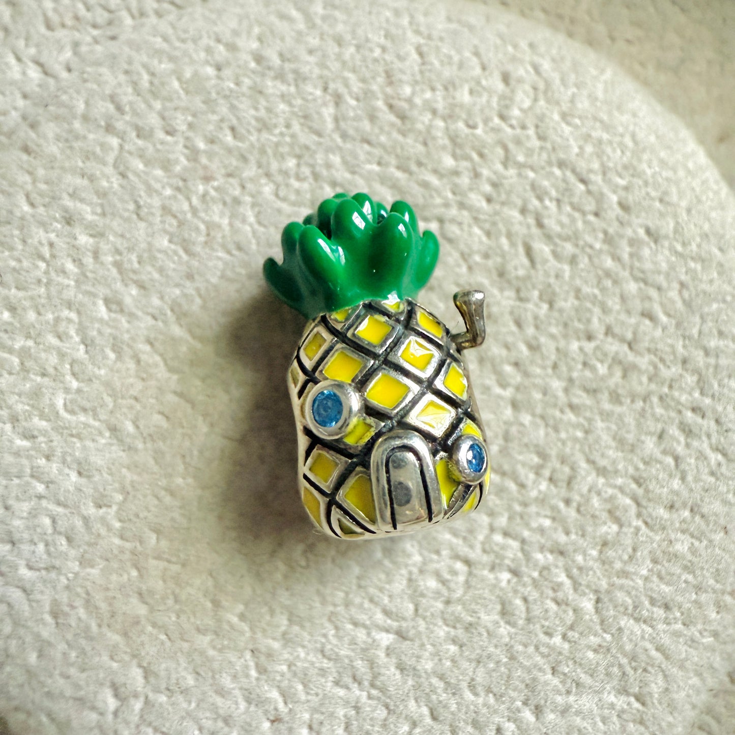 Charm Piña