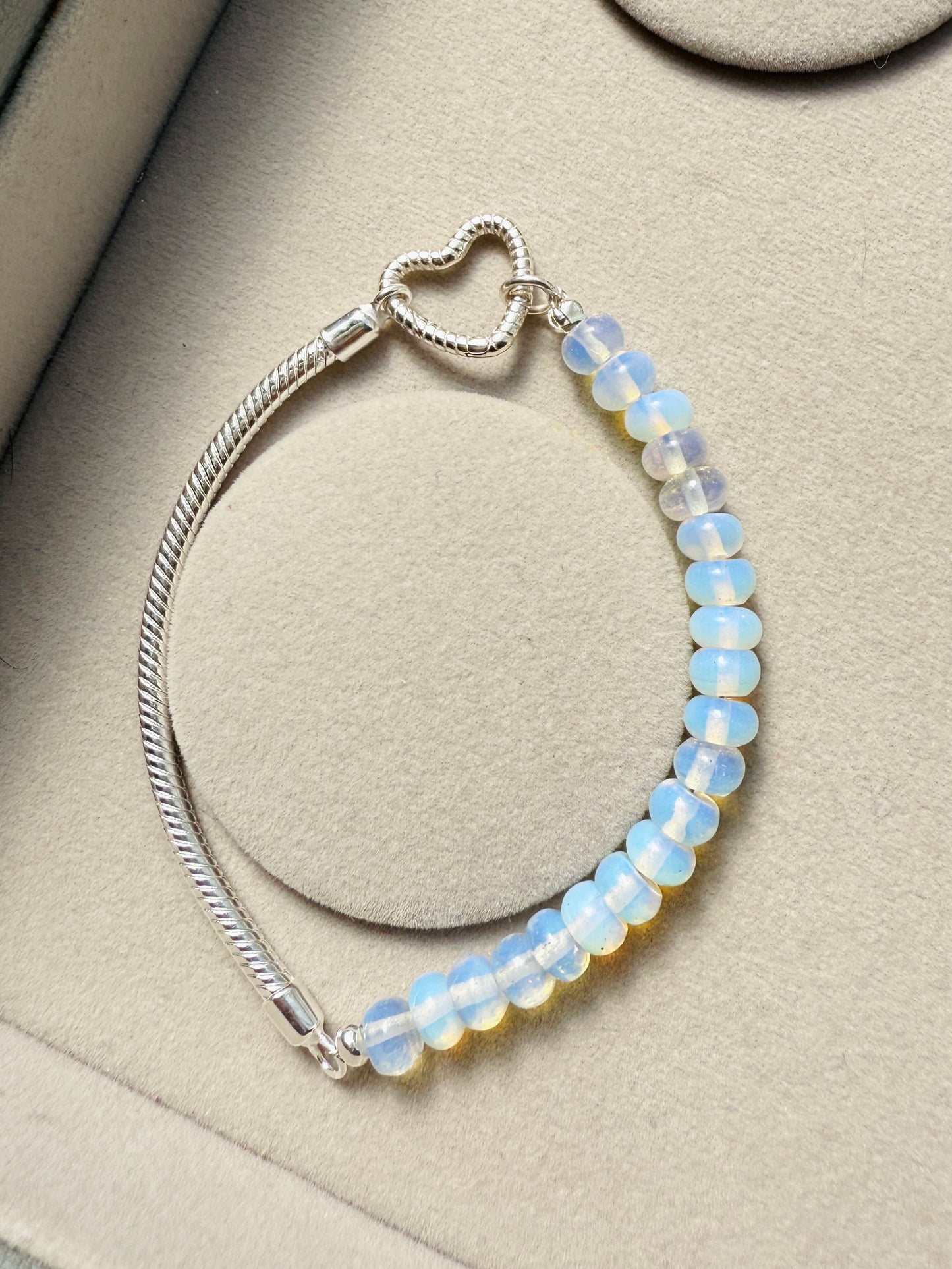 Brazalete Piedra lunar y Plata