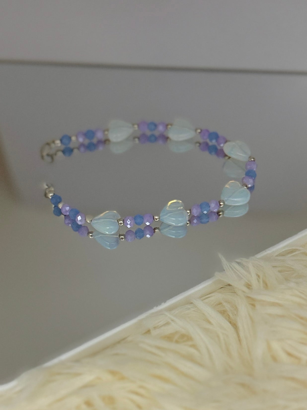 Brazalete Corazones Piedra lunar y cristales