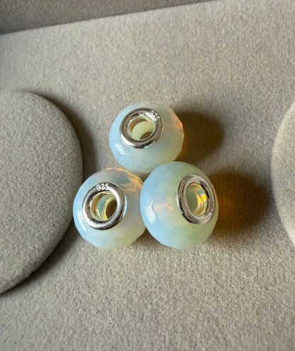 Cuenta piedra lunar facetada