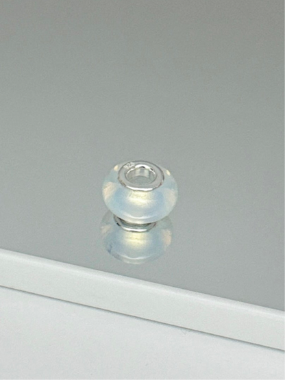 Moonstone bead