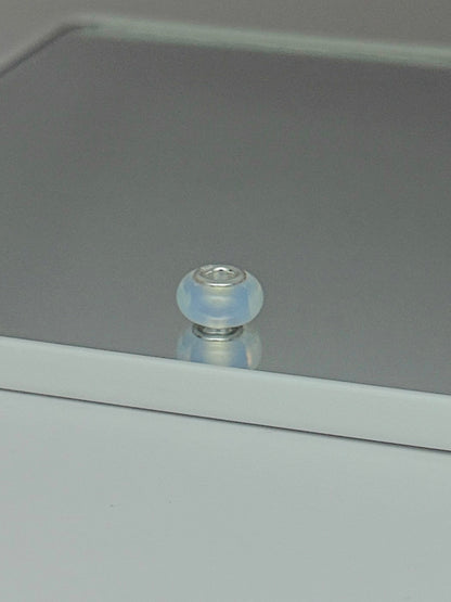 Moonstone bead