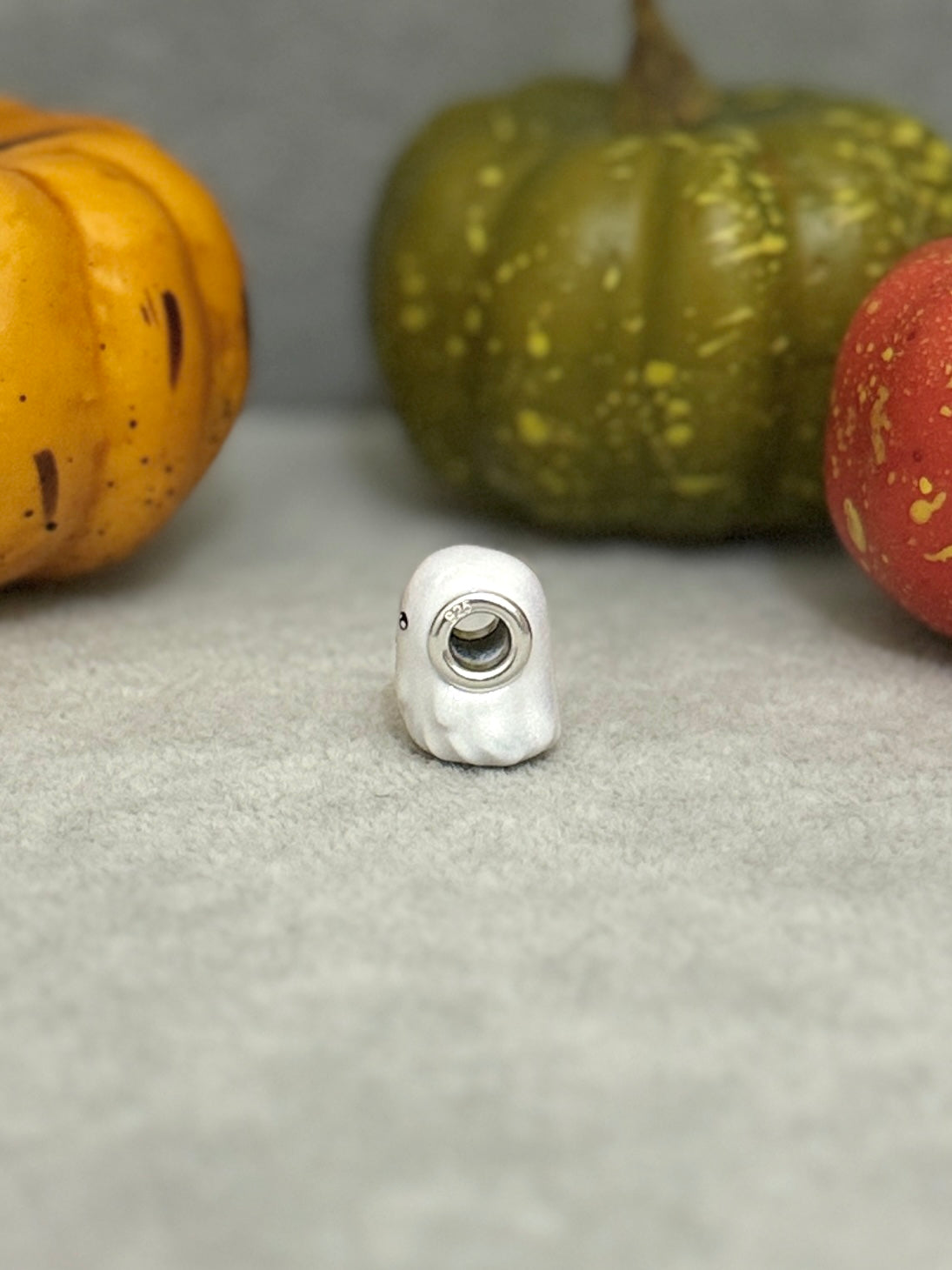 Charm Ghost glow White