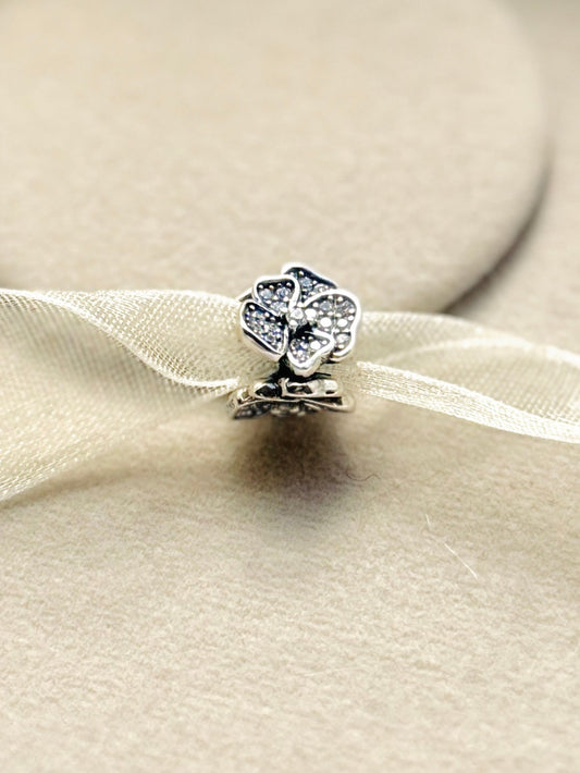 Separador Rosas con zirconias