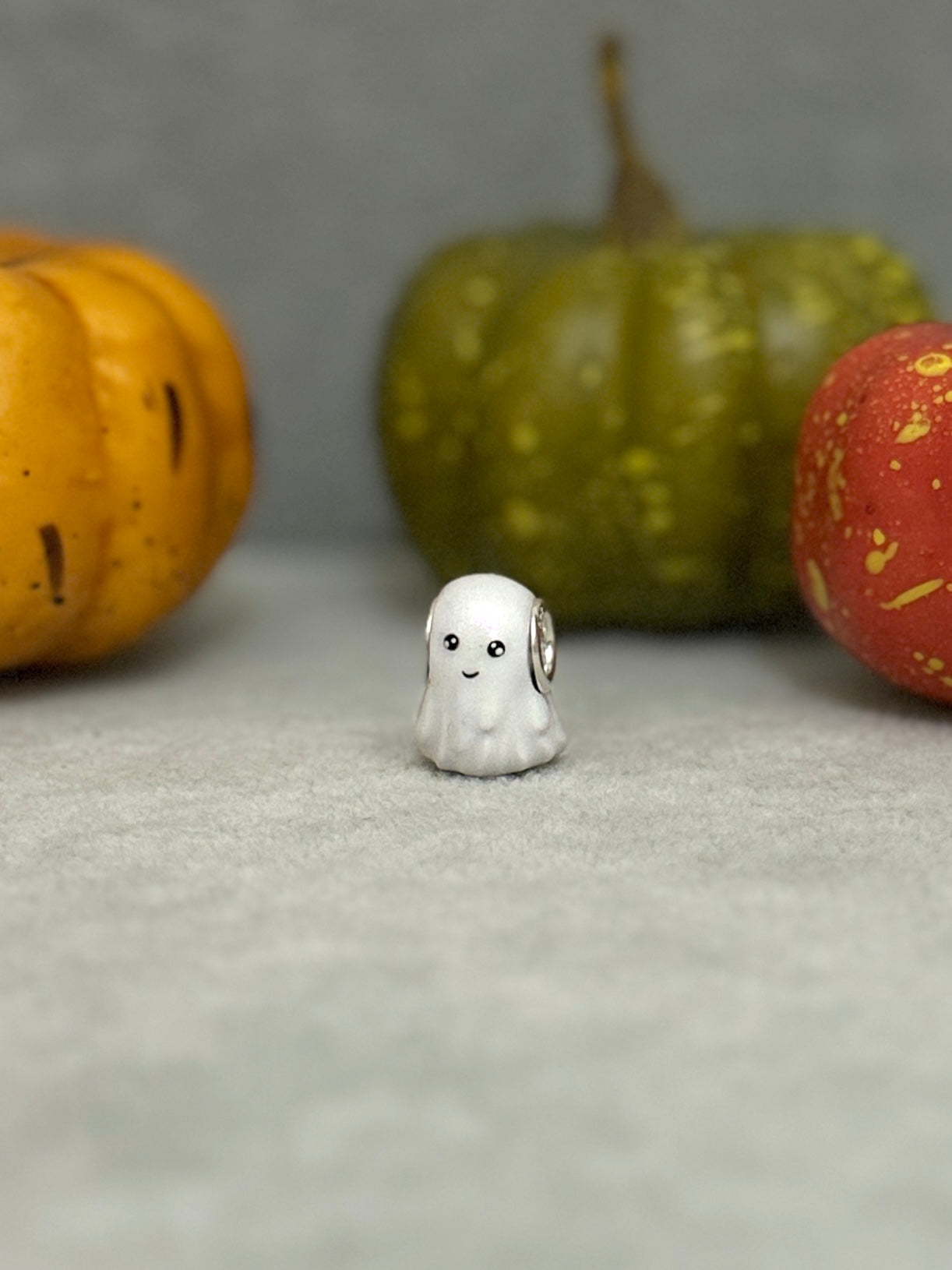 Charm Ghost glow White
