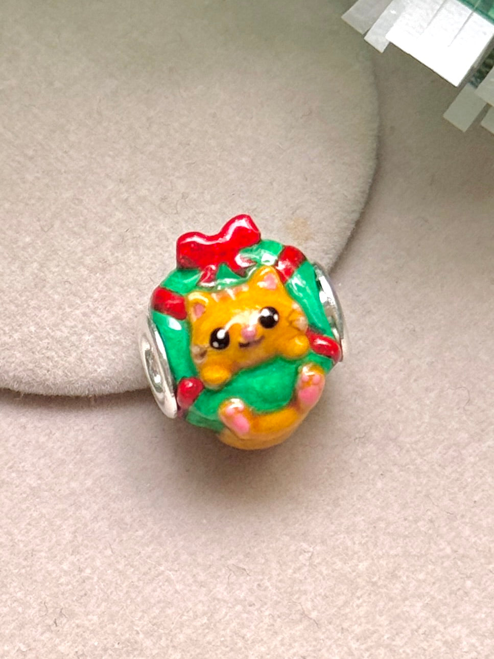 Charm Gato en Corona de Adviento